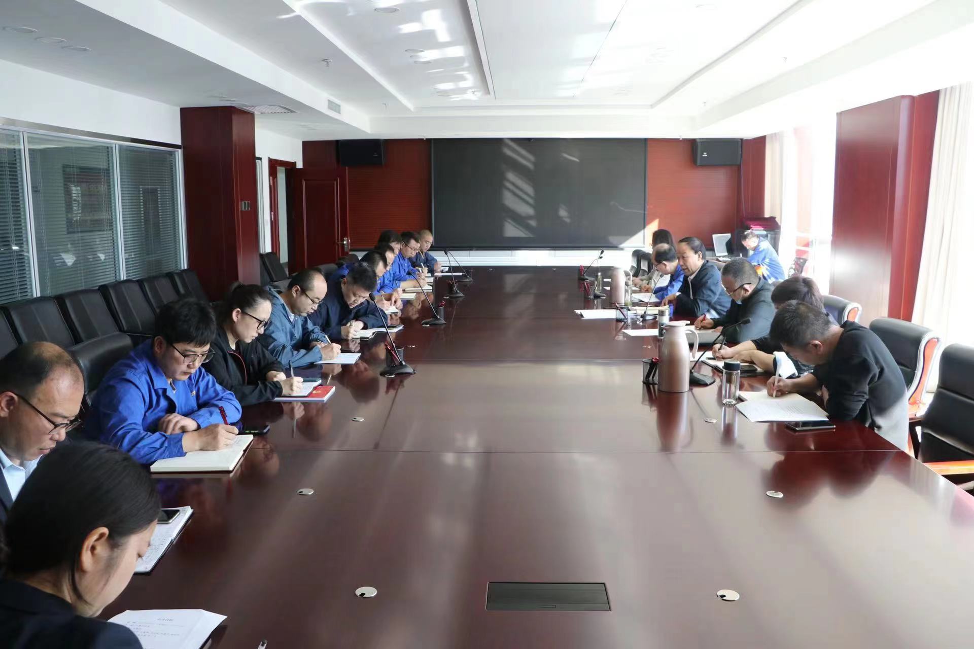 剛性落實“三扛”會議精神，決戰(zhàn)決勝年度任務目標 ——隴神戎發(fā)召開“三扛”專題黨委（擴大）會議