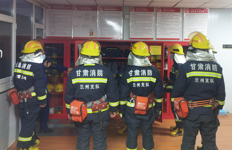 【“三抓三促”進(jìn)行時(shí)】蘭州高新區(qū)消防救援大隊(duì)定遠(yuǎn)消防站深入隴神戎發(fā)開展“實(shí)戰(zhàn)練兵”消防演練活動