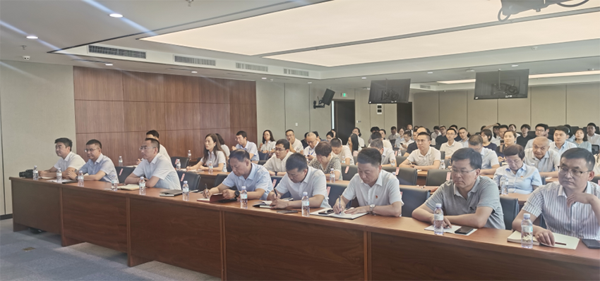 【集團(tuán)要聞】“送法進(jìn)企業(yè)”宣講活動(dòng)在甘肅藥業(yè)集團(tuán)開講