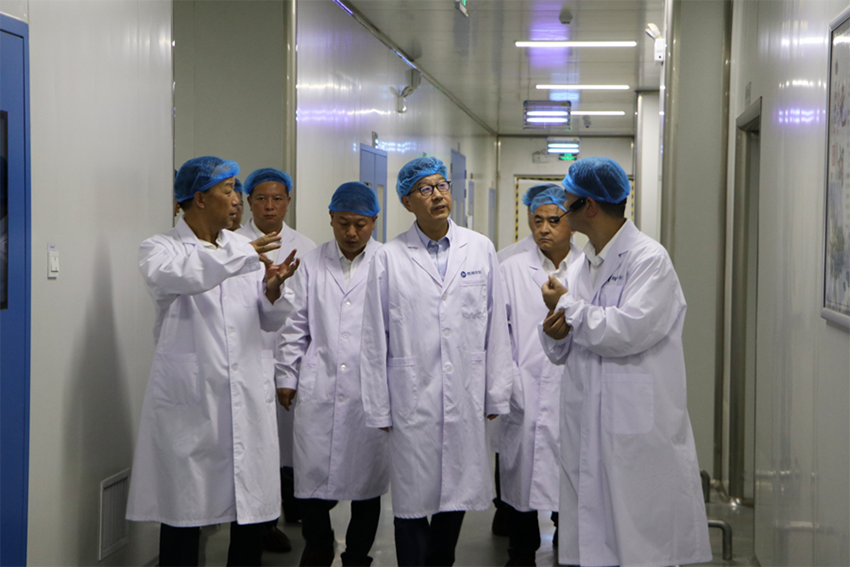 【集團(tuán)要聞】張錦剛在甘肅藥業(yè)集團(tuán)調(diào)研