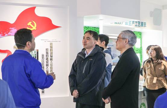 國家發(fā)展改革委創(chuàng)新驅(qū)動發(fā)展中心調(diào)研組一行到隴神戎發(fā)調(diào)研