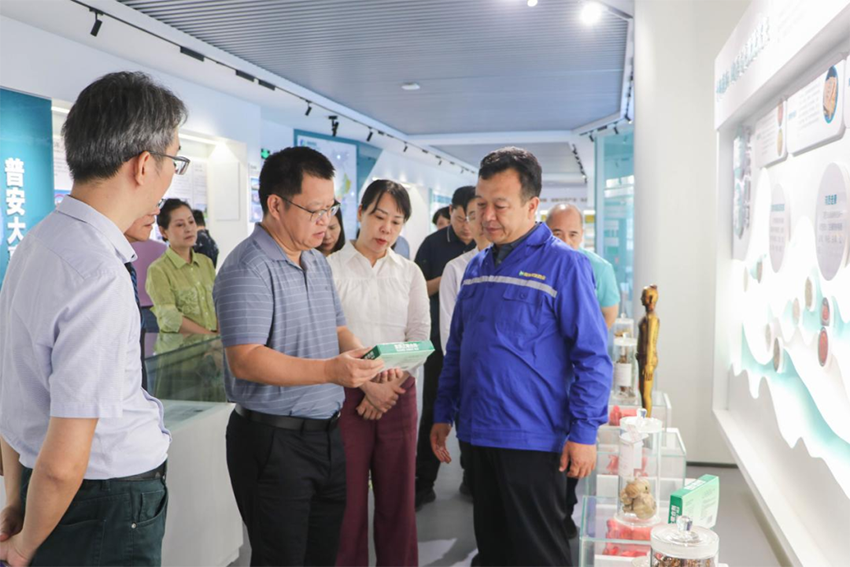 廣東省清遠市政協(xié)副主席廖衛(wèi)華到隴神戎發(fā)考察調(diào)研