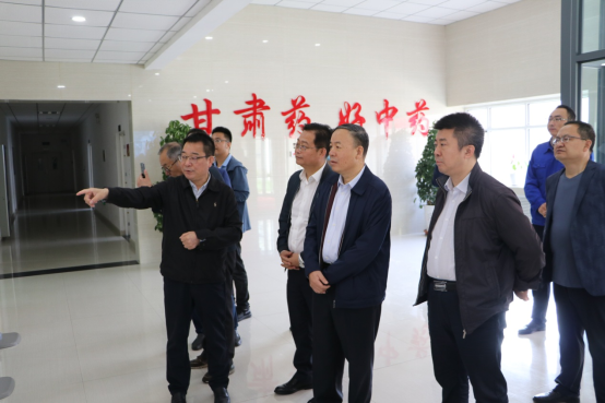 國家知識產(chǎn)權(quán)局公共服務(wù)司王培章一行到隴神戎發(fā)考察調(diào)研