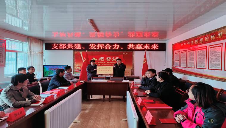 說明: 4b13eab071744596d79e351117b3627