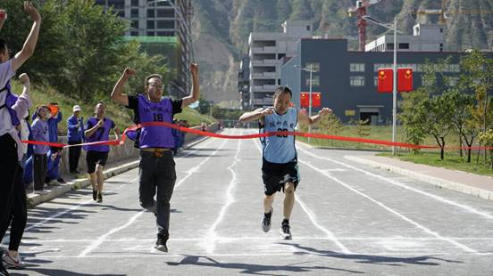 “喜迎二十大，奮進新征程”隴神戎發(fā)成功舉辦秋季職工運動會